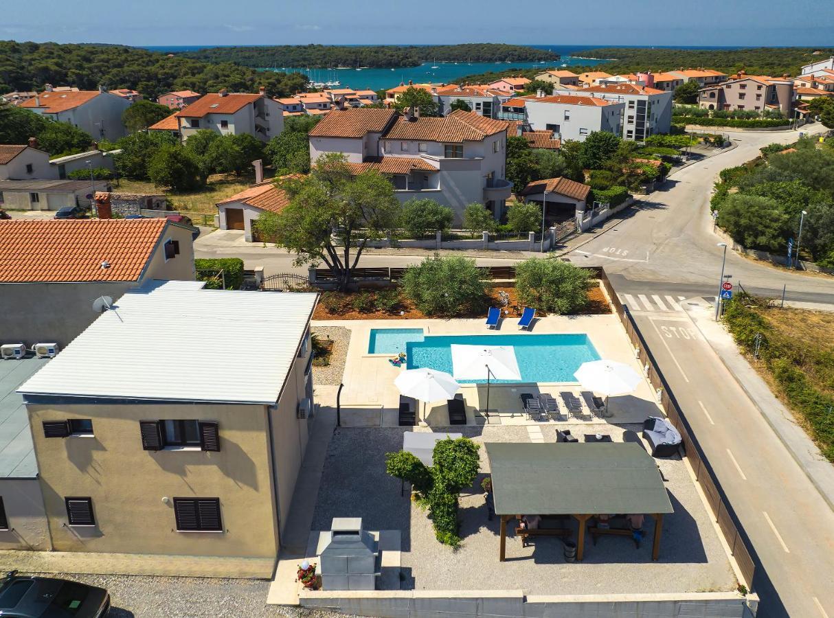 Apartments Vita *